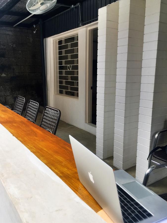The Hub District Hostel And Dorm Makati City Екстер'єр фото