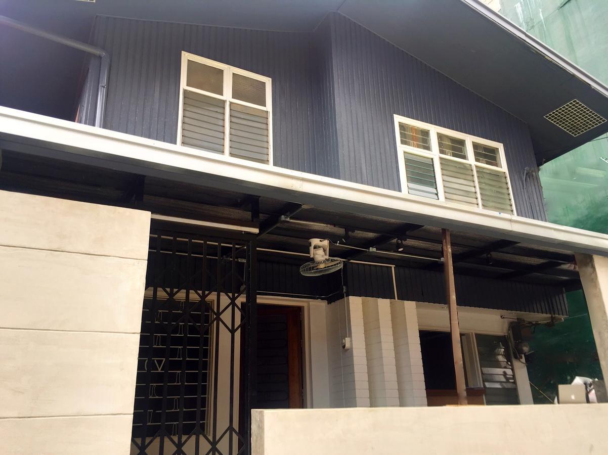 The Hub District Hostel And Dorm Makati City Екстер'єр фото